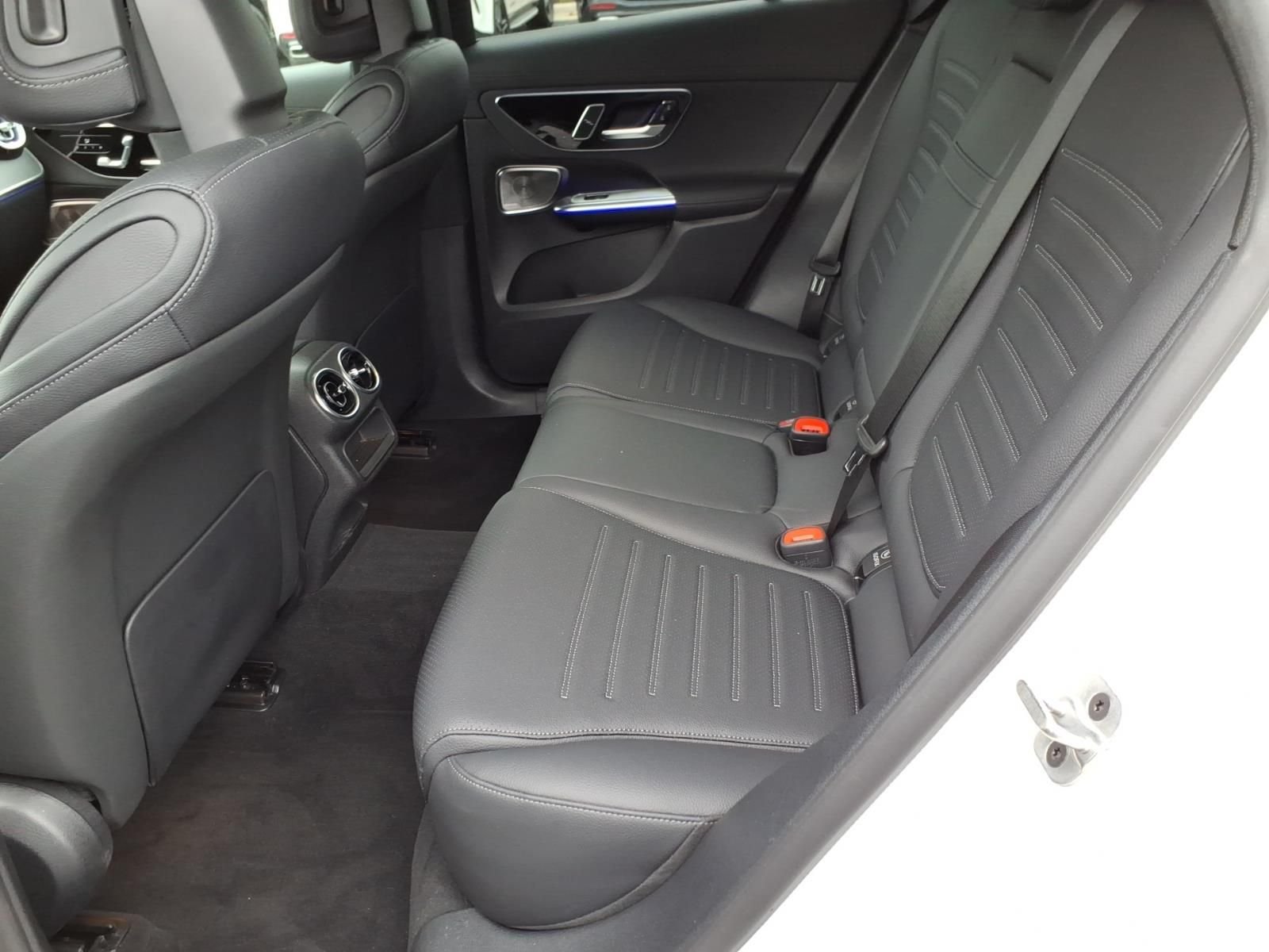 Used 2025 White Mercedes-Benz GLC 300 image 12