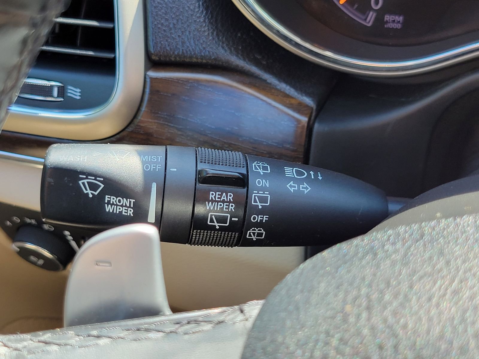 Used 2014 White Jeep Limited image 16