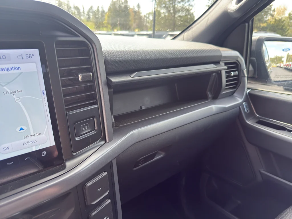 Used 2025 Gray Metallic Ford XLT image 25