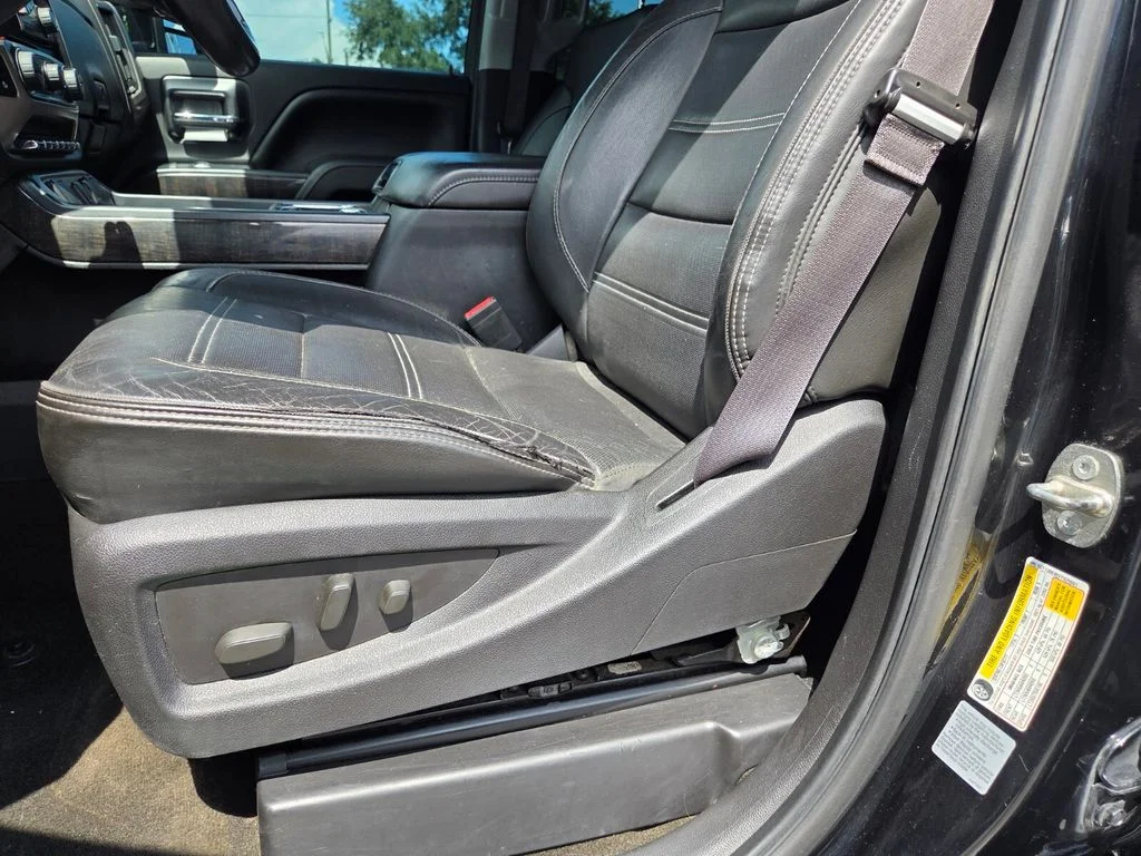 Used 2015 Black GMC Denali image 10