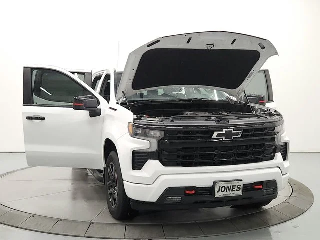 Used 2025 White Chevrolet RST image 10