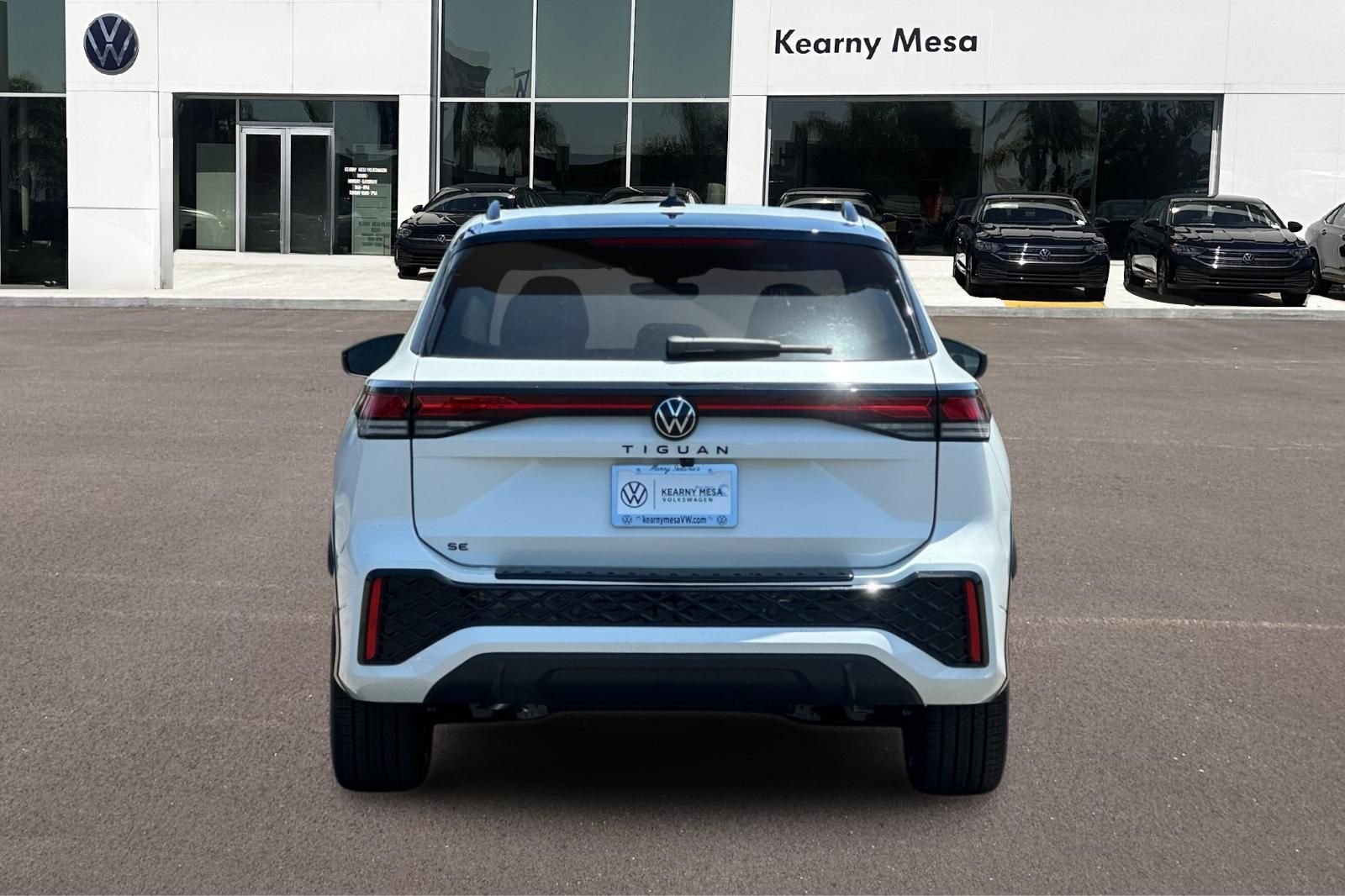 New 2026  Volkswagen 2.0T SE R-Line Black image 5