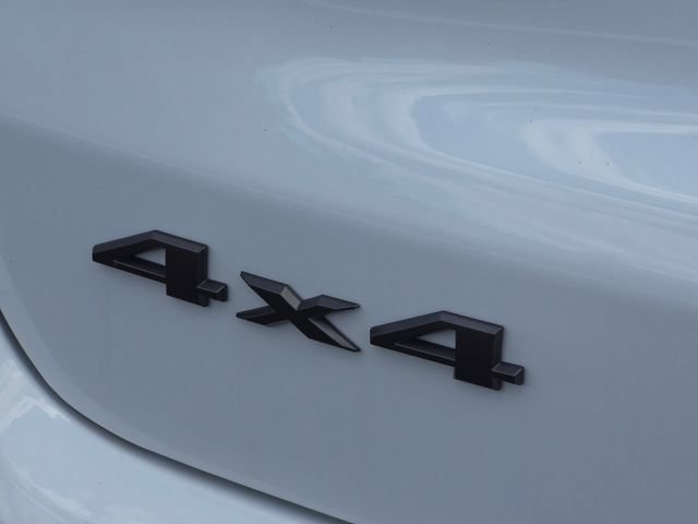 New 2026 Bright White Clear-Coat Exterior Paint Jeep Limited image 22