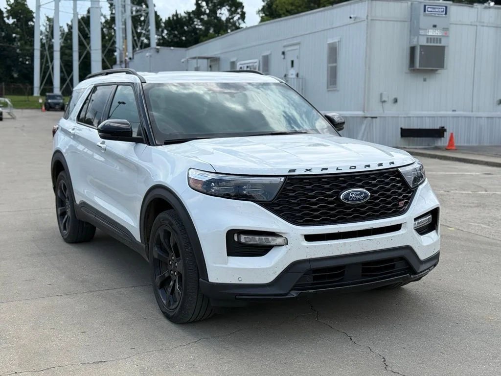 Used 2023 White Ford ST image 4