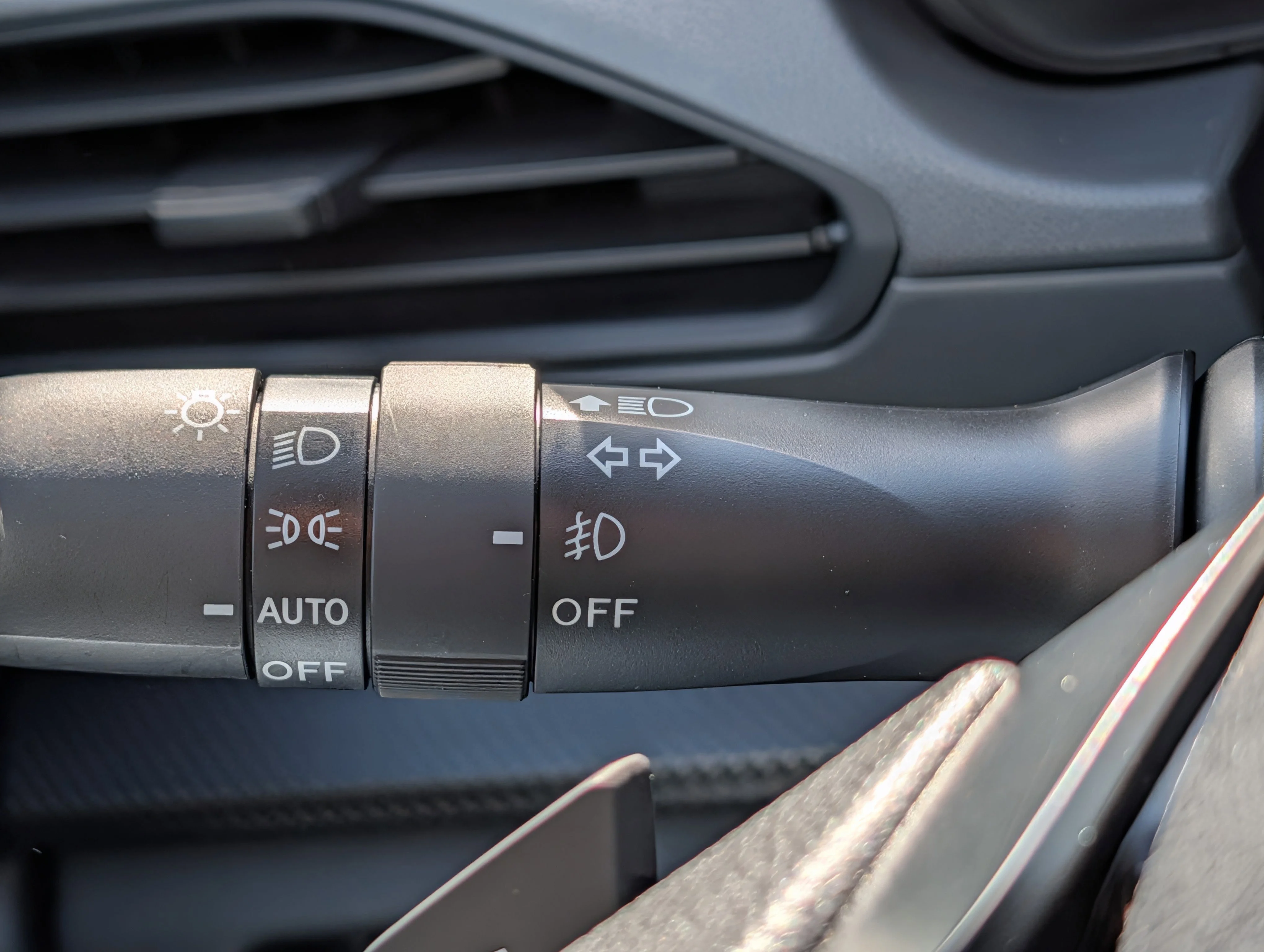 Used 2025 Offshore Blue Metallic Subaru Premium image 30