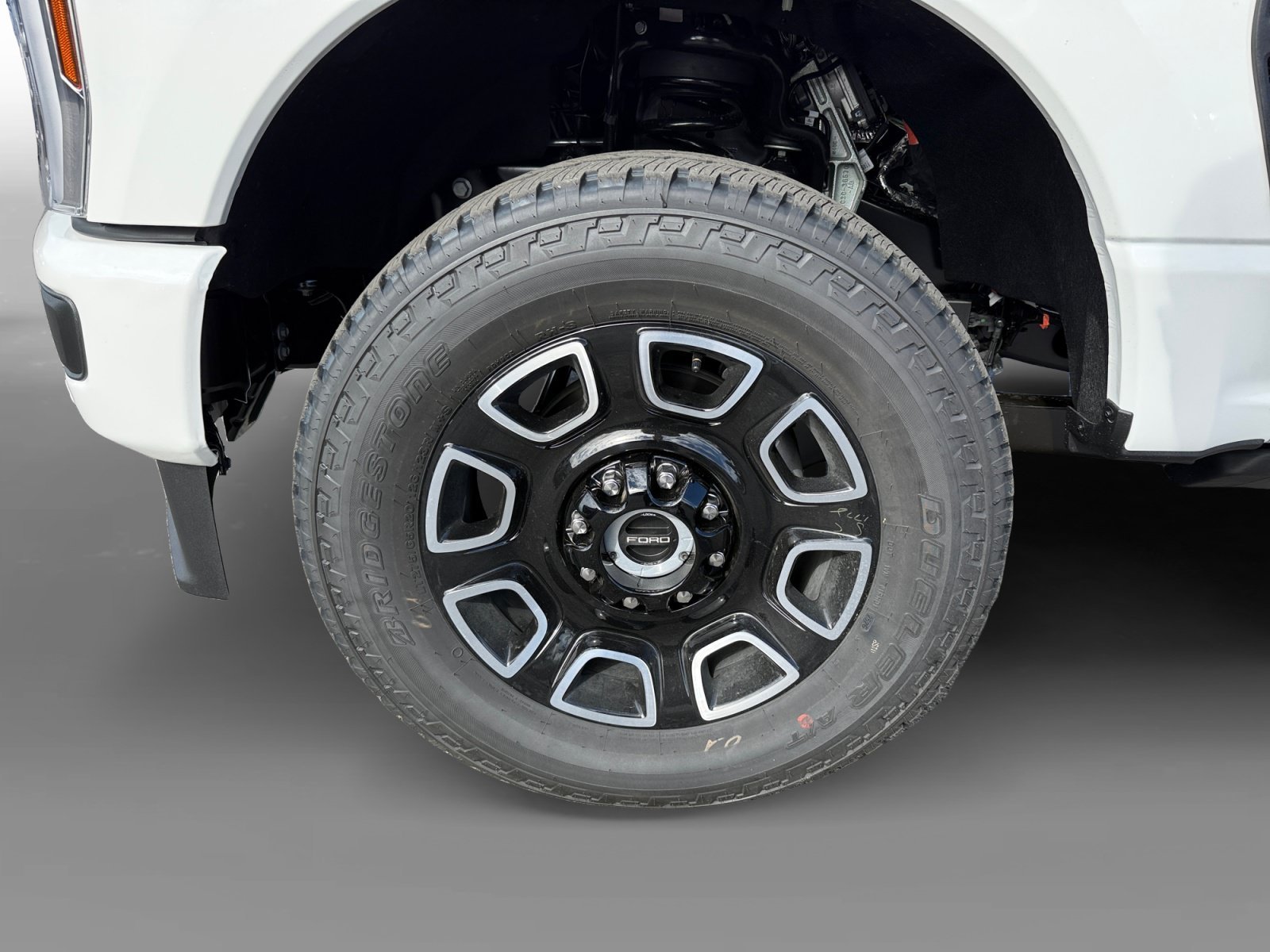 New 2026 Star White Metallic Tri-Coat Ford Platinum image 9