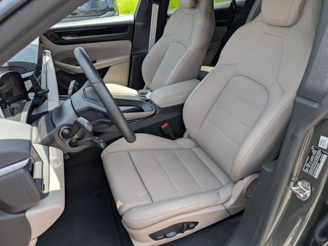 Used 2025 Green Porsche  image 5