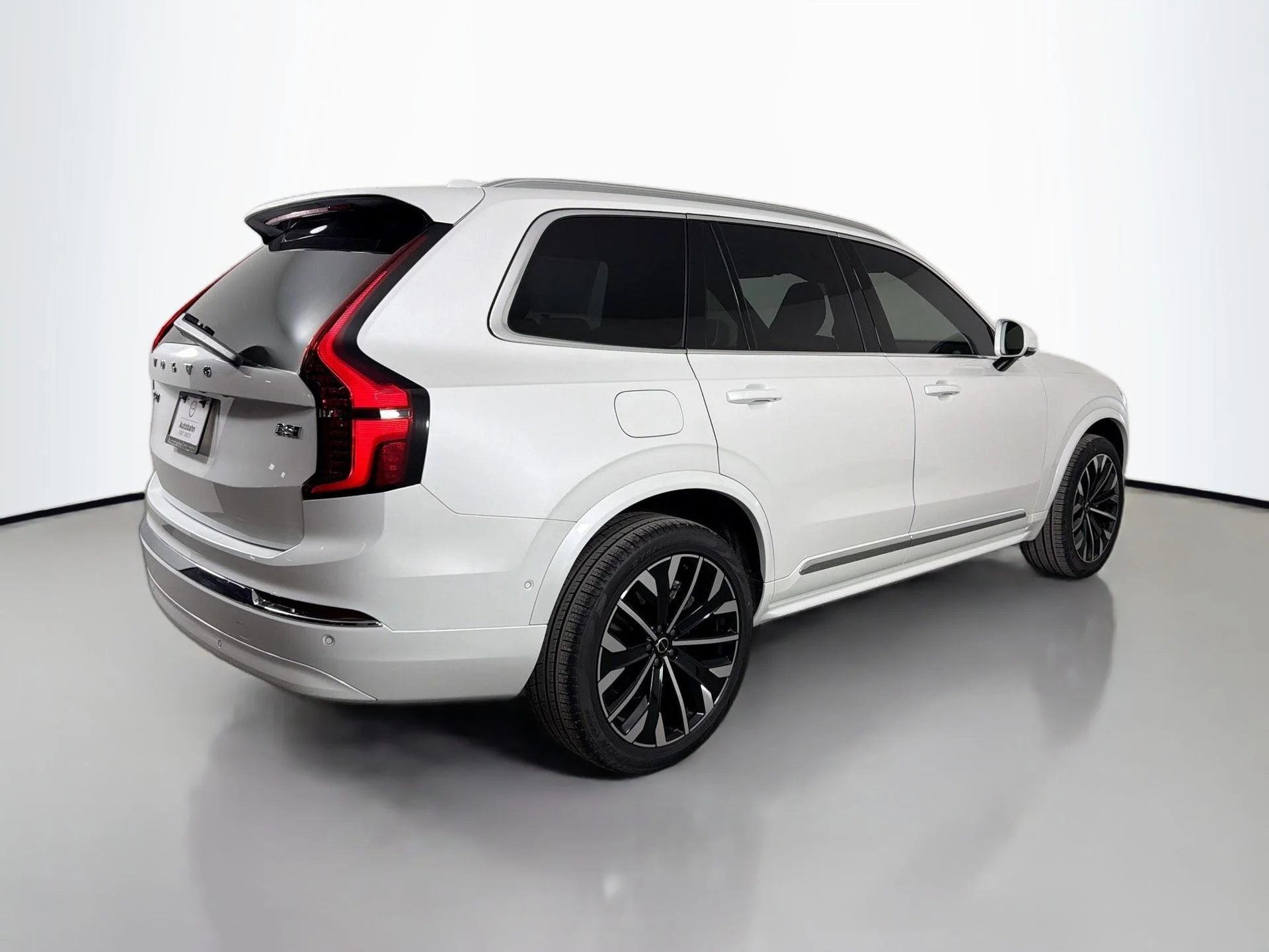 New 2026 Crystal White Volvo Plus image 5