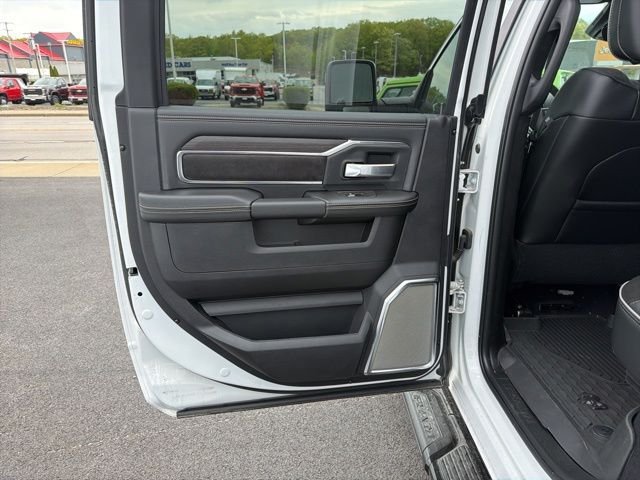 New 2026 Bright White Clear-Coat Exterior Paint RAM Laramie image 12