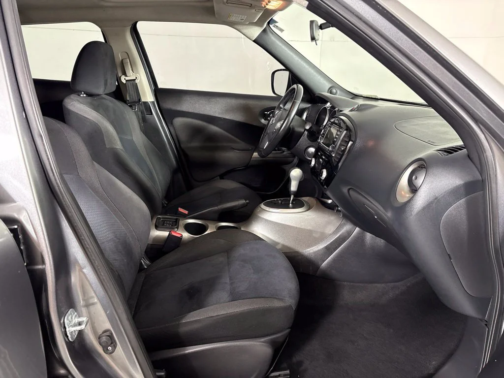 Used 2017 Gray Nissan SV image 15