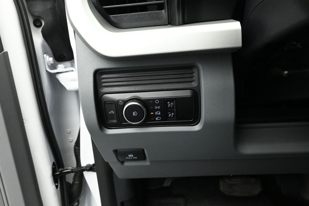 New 2026 Oxford White Ford XL image 11