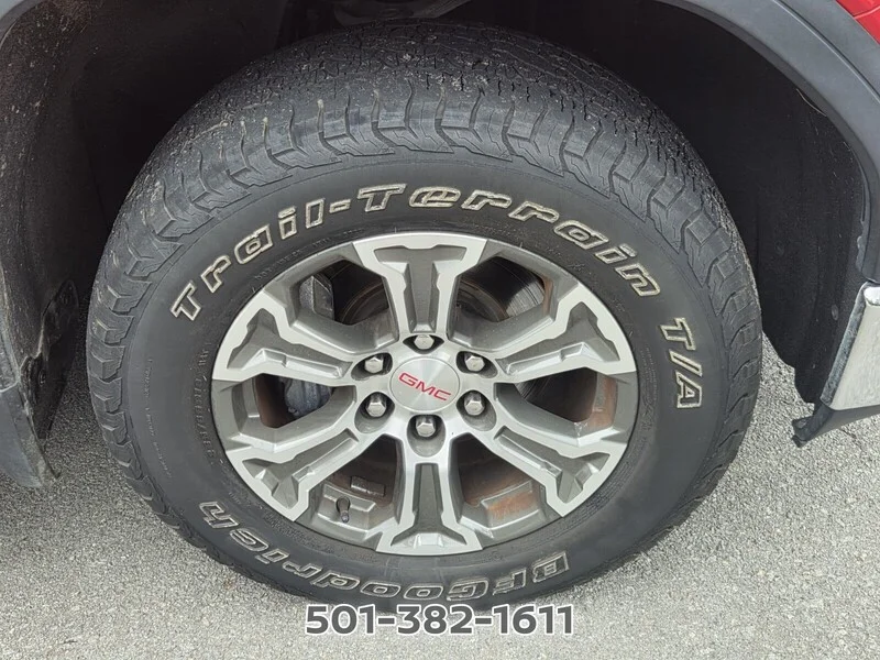 Used 2019 Cardinal Red GMC SLE image 19