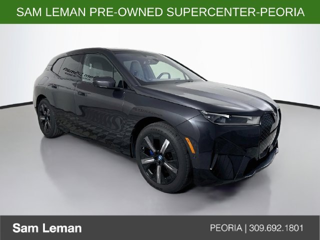 Used 2025 Gray BMW xDrive50 image 1