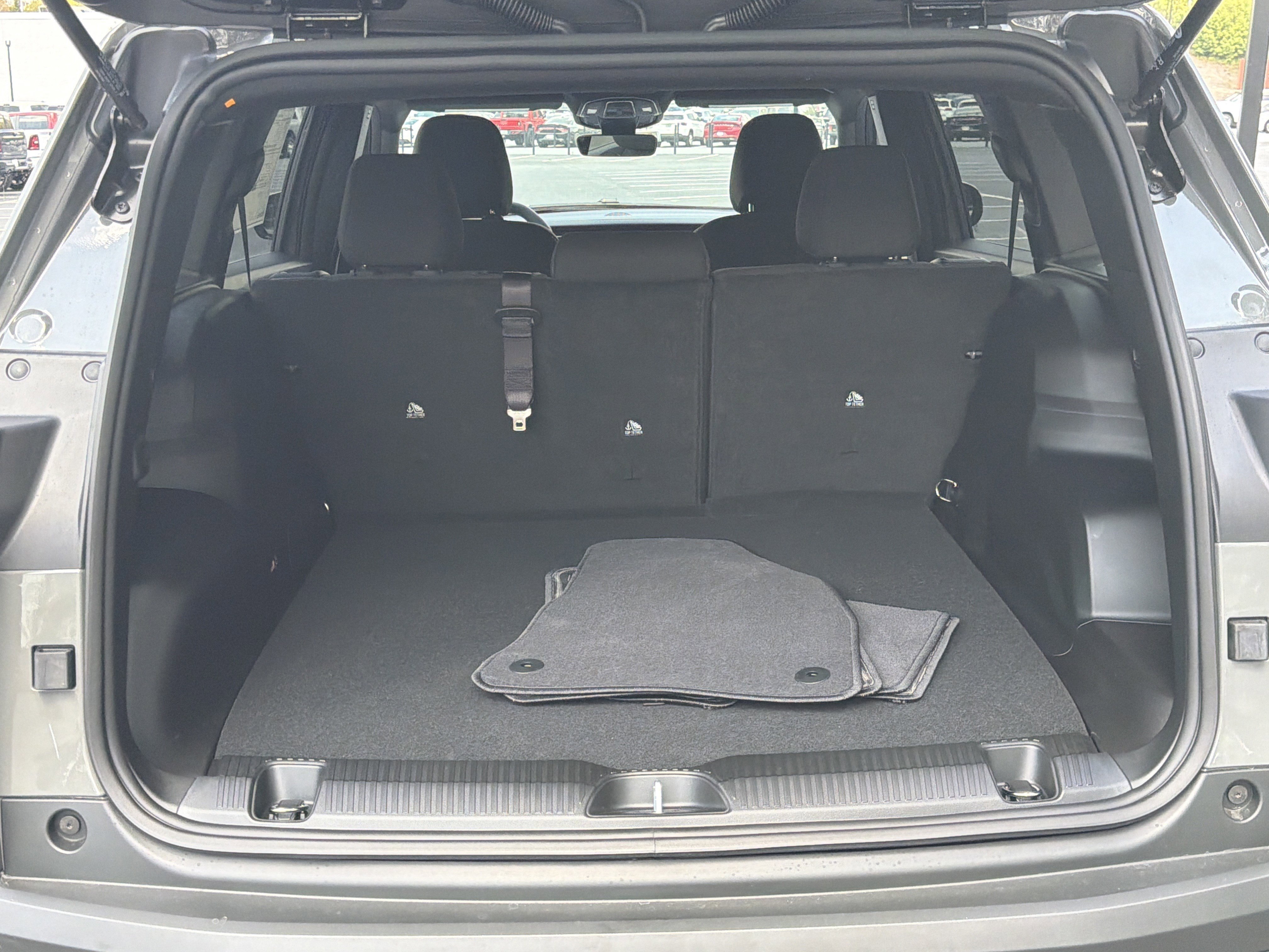 New 2026 Sting-Gray Clearcoat Jeep Laredo image 22
