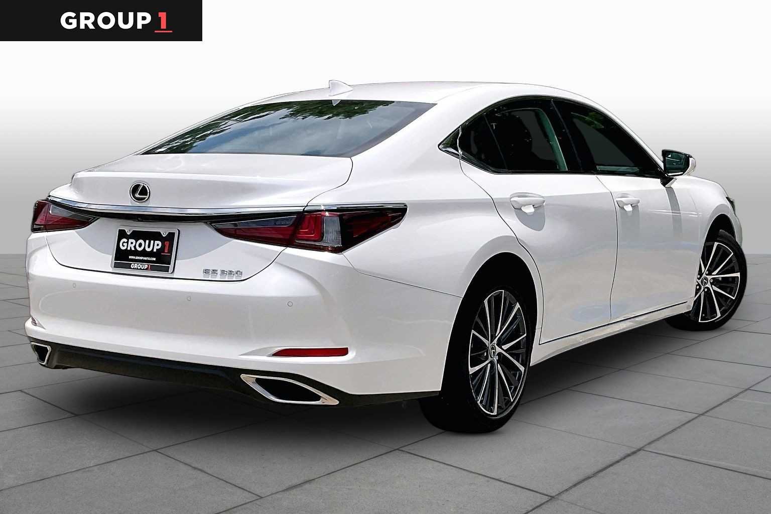 Used 2025 Eminent White Pearl Lexus  image 11