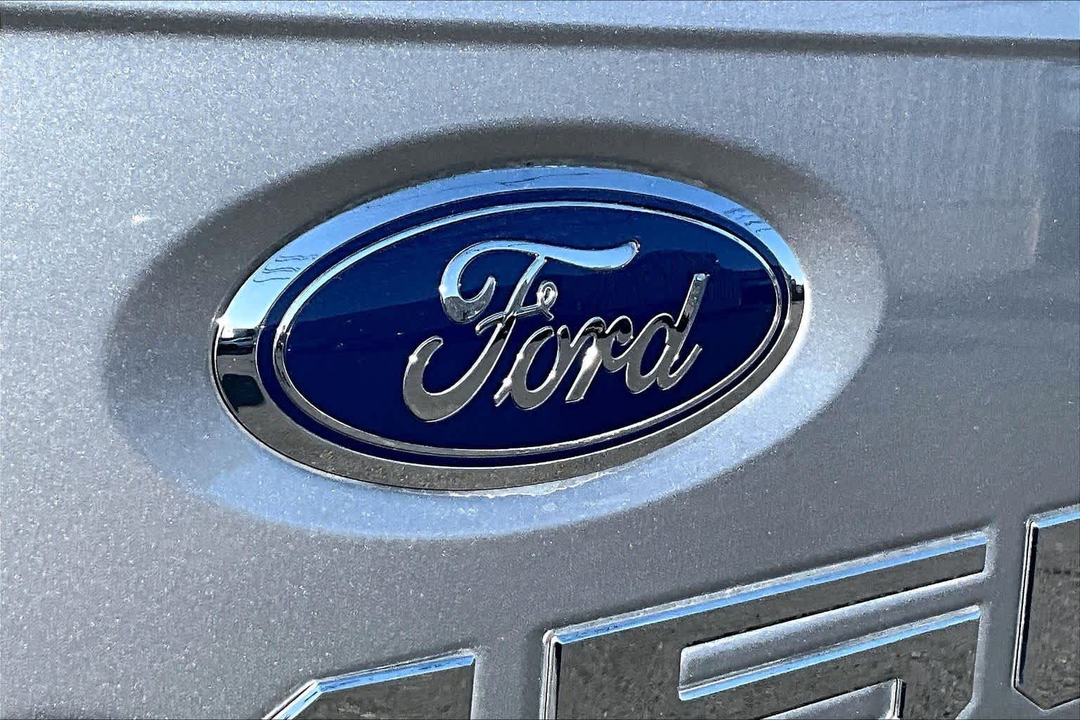Used 2023 Iconic Silver Ford XLT image 29