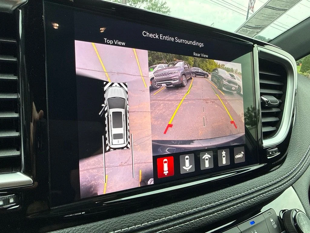 2026 Chrysler Pacifica Limited - Photo 32
