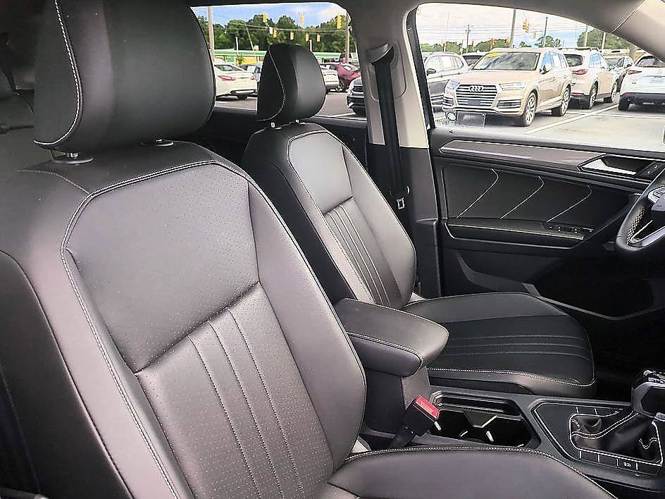 Used 2023 Platinum Gray Metallic Volkswagen SE image 33