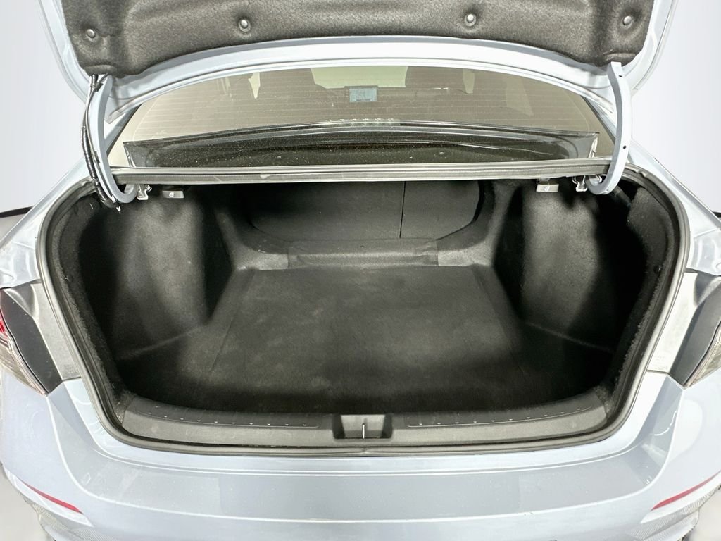 Used 2024 Morning Mist Metallic Honda Touring image 28