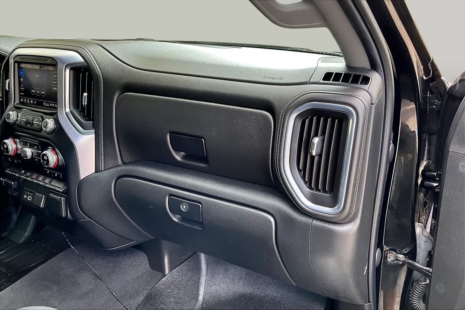 Used 2020 Onyx Black GMC SLE image 19