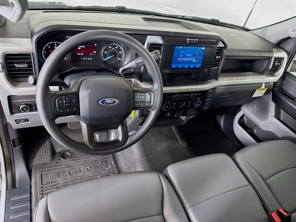 New 2025 Oxford White Ford F-450® XL image 20