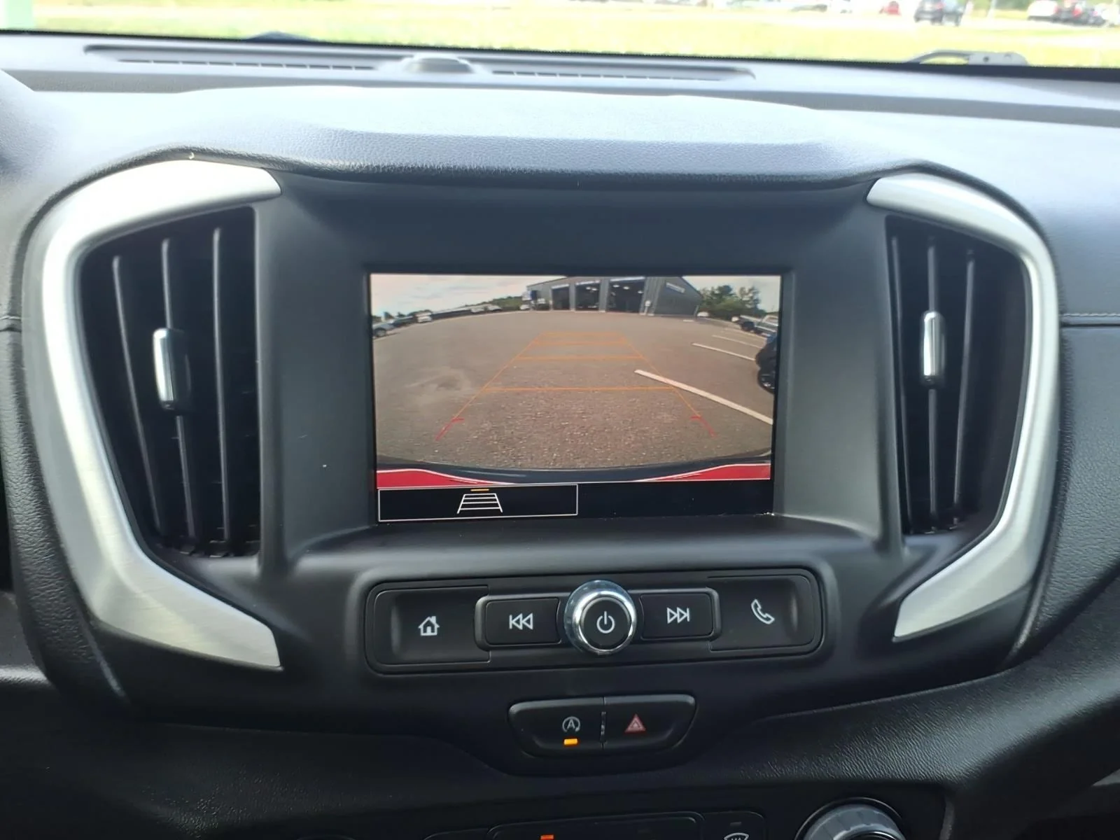 Used 2024 Downpour Metallic GMC SLE image 25