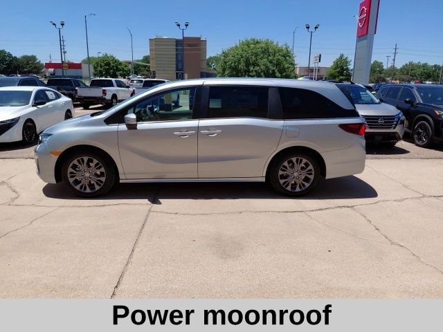 New 2026 Solar Silver Metallic Honda Touring image 8