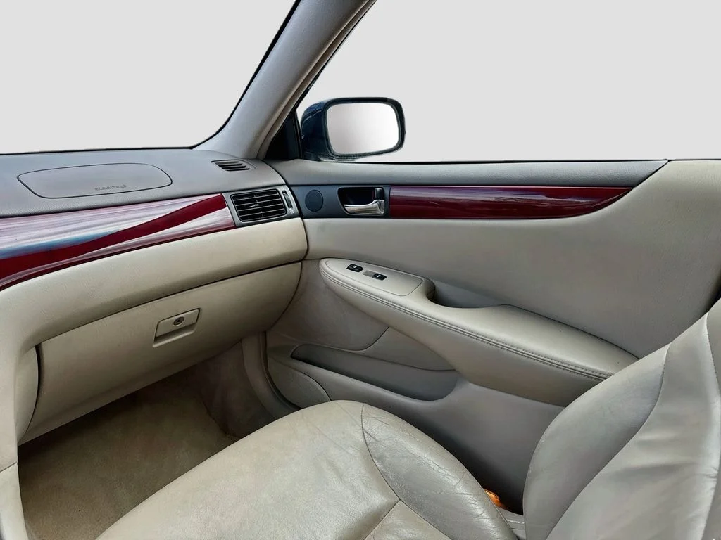 Used 2003 Blue Lexus 300 image 26