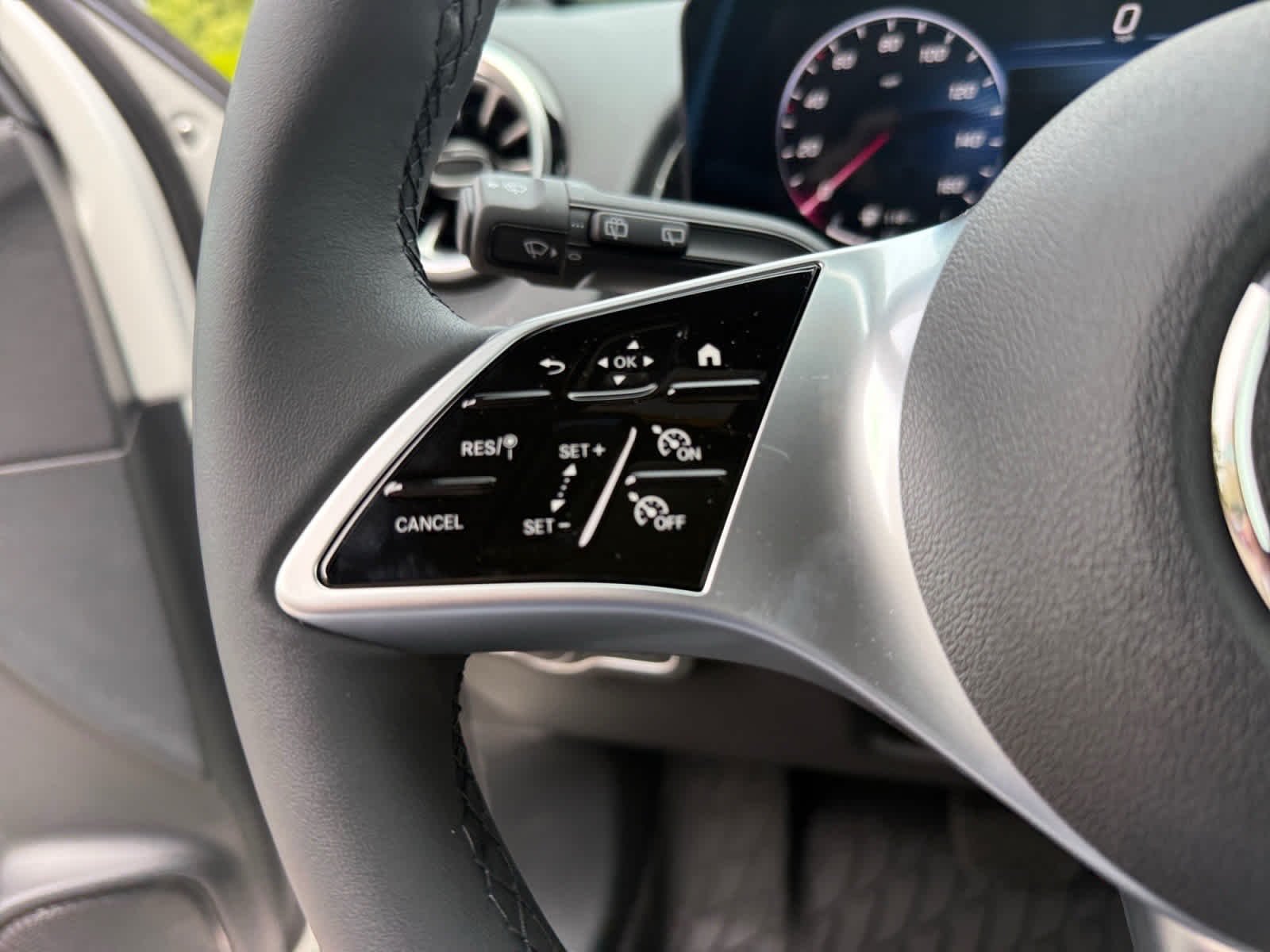 New 2026 Polar White Mercedes-Benz GLB 250 image 23