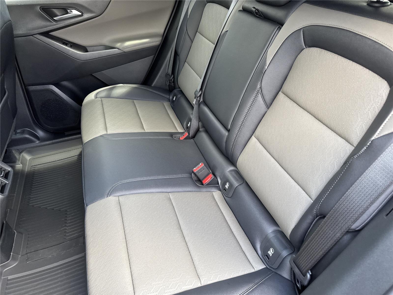 New 2026 Mosaic Black Metallic Chevrolet LT image 31