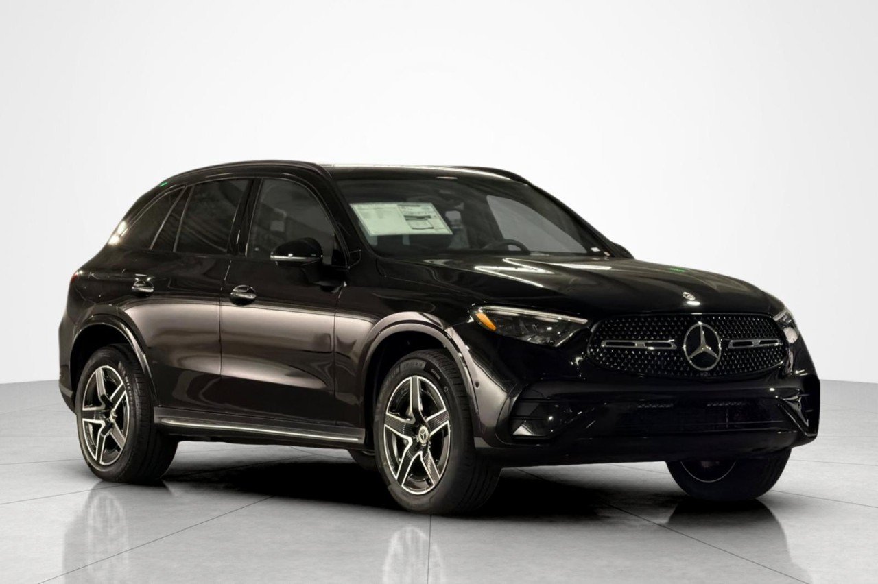 New 2026 Black Mercedes-Benz GLC 300 4MATIC® SUV image 7