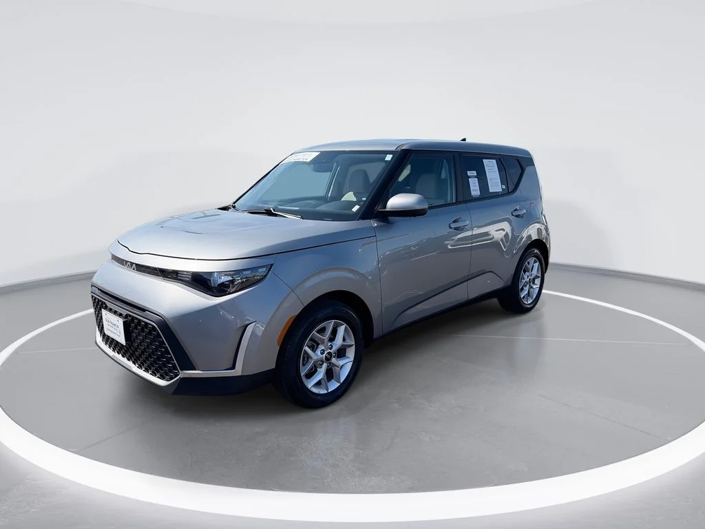 Used 2025 Gray Kia LX image 4
