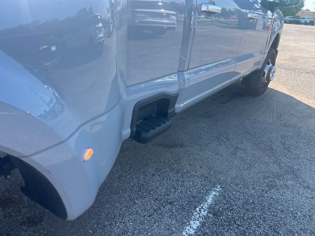 Used 2026 Gray Ford Platinum image 17