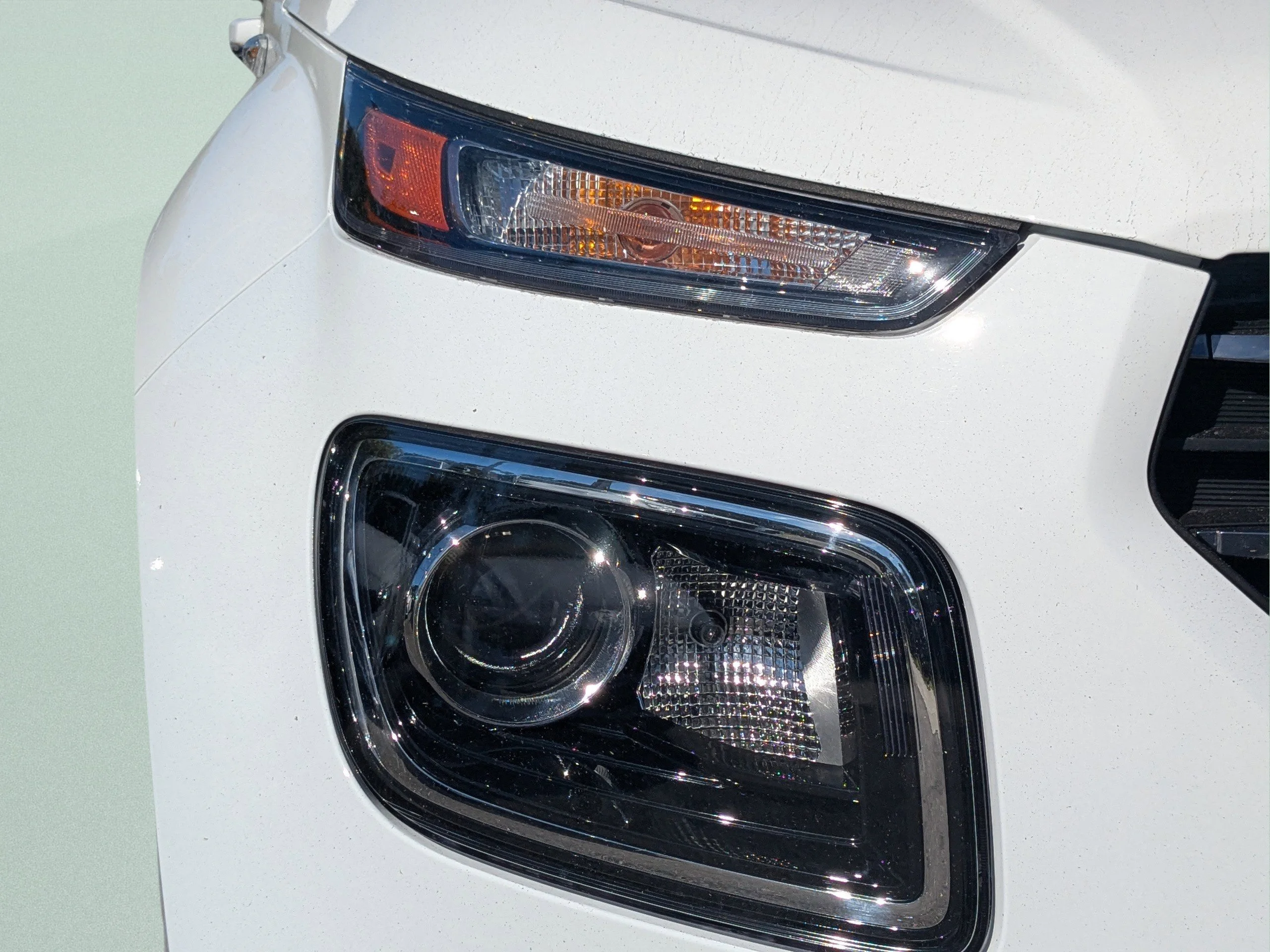 Used 2025 Lunar White Hyundai SEL image 32