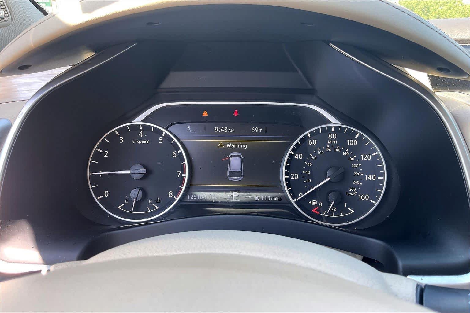 Used 2015 Pearl White Nissan SL image 25