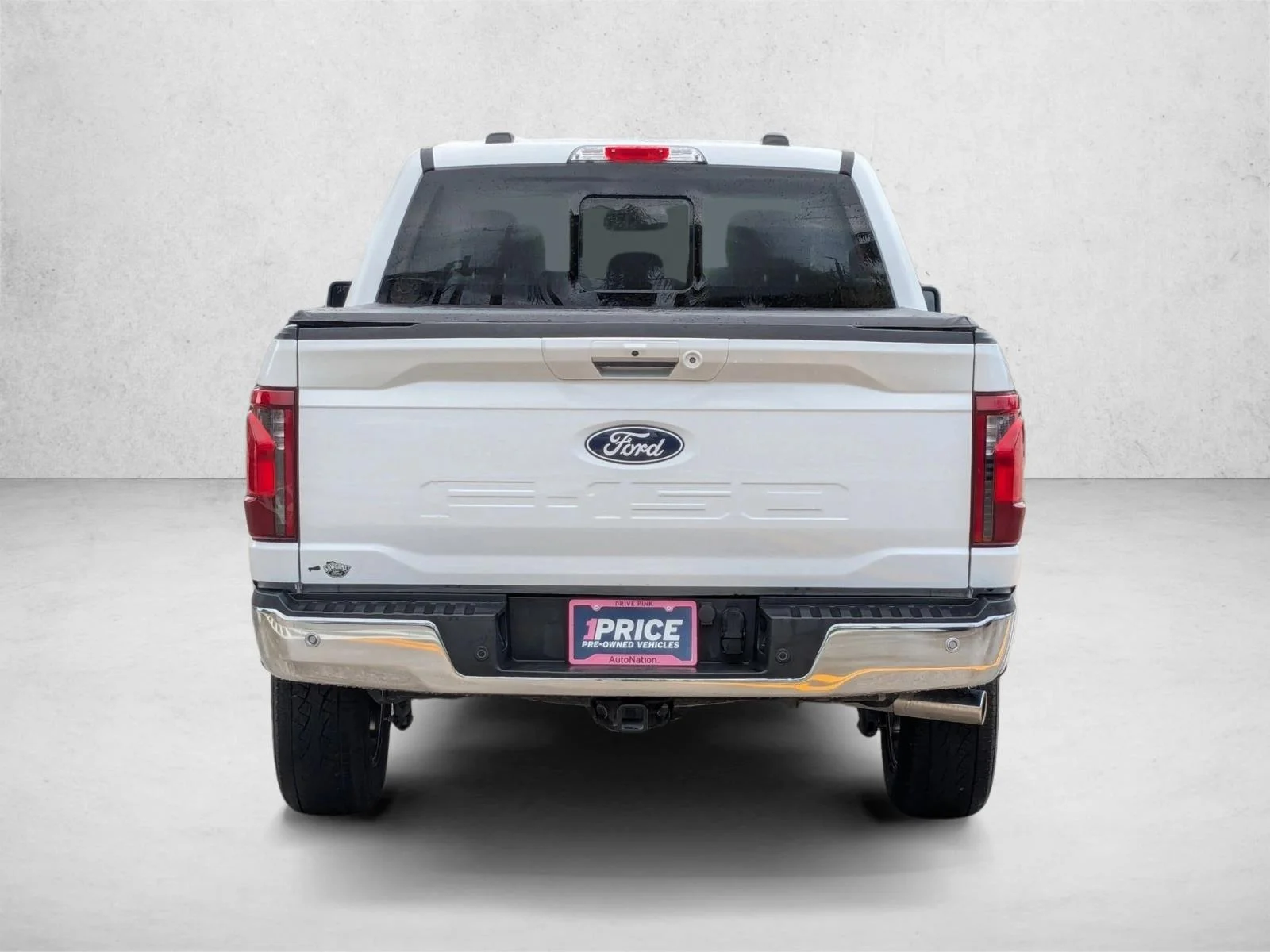 Used 2024 Oxford White Ford XLT image 7