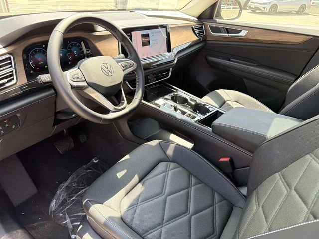 2026 Volkswagen Atlas SE w/Tech - Photo 13