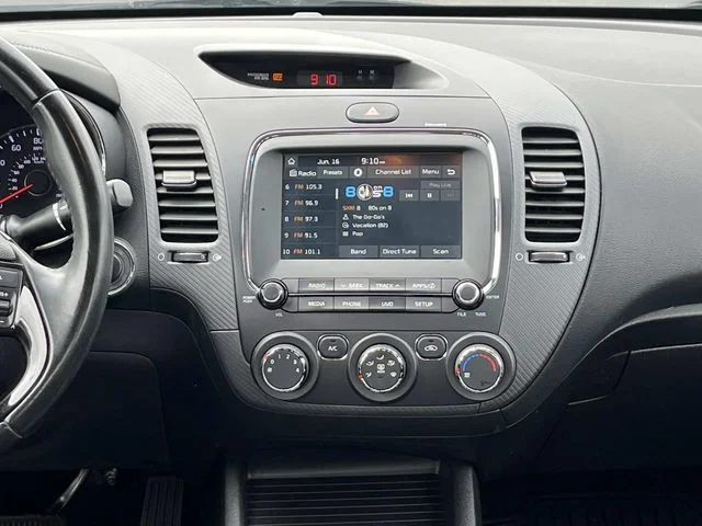 Used 2018 Blue Kia S image 15