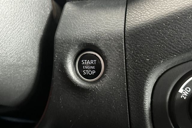 Used 2023 White Nissan PRO-4X image 21