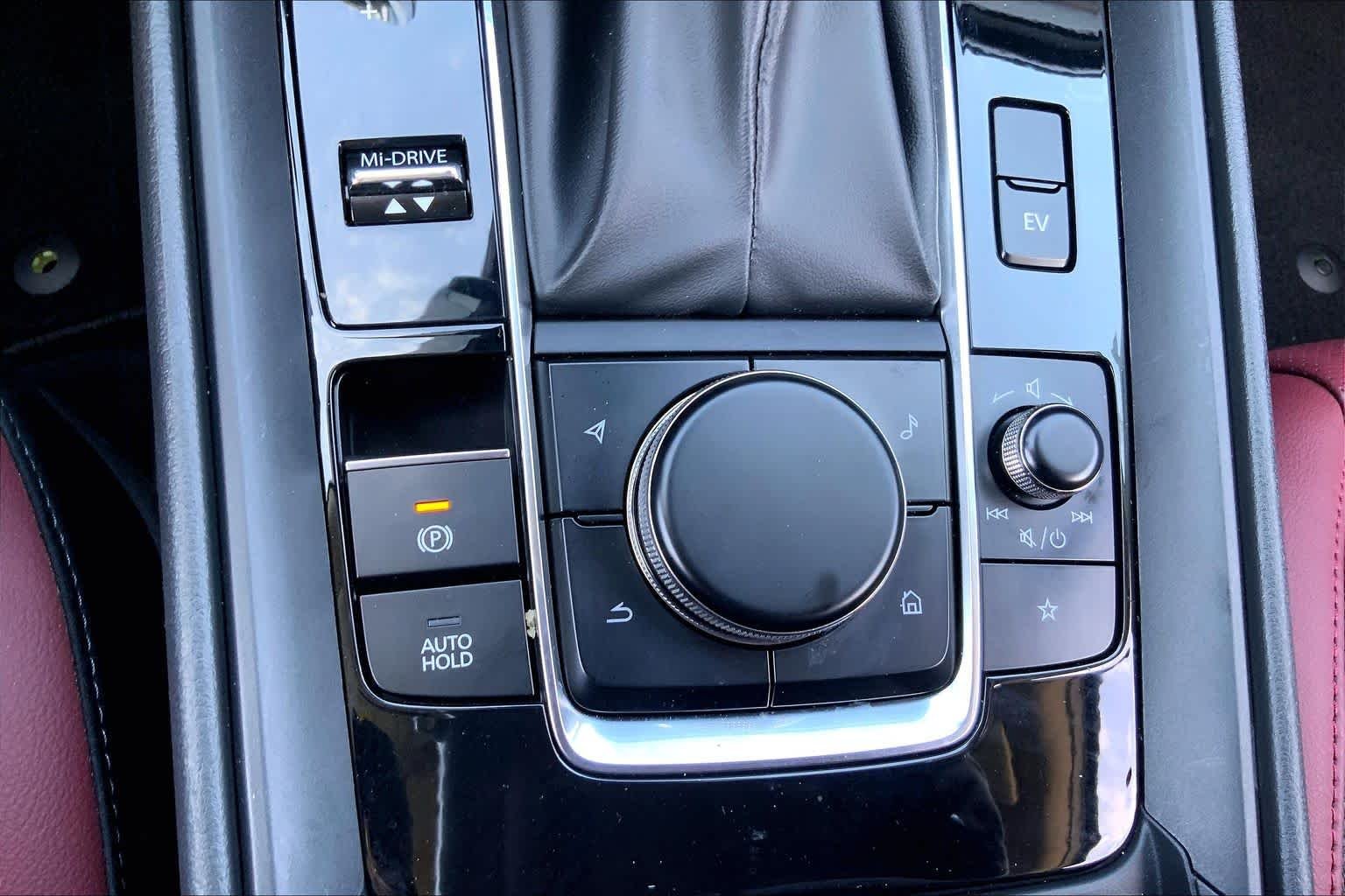 Used 2026 Wind Chill Pearl Mazda Premium Plus image 15