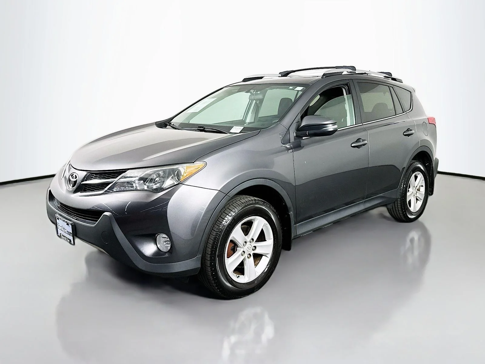Used 2013 Gray Toyota XLE image 3