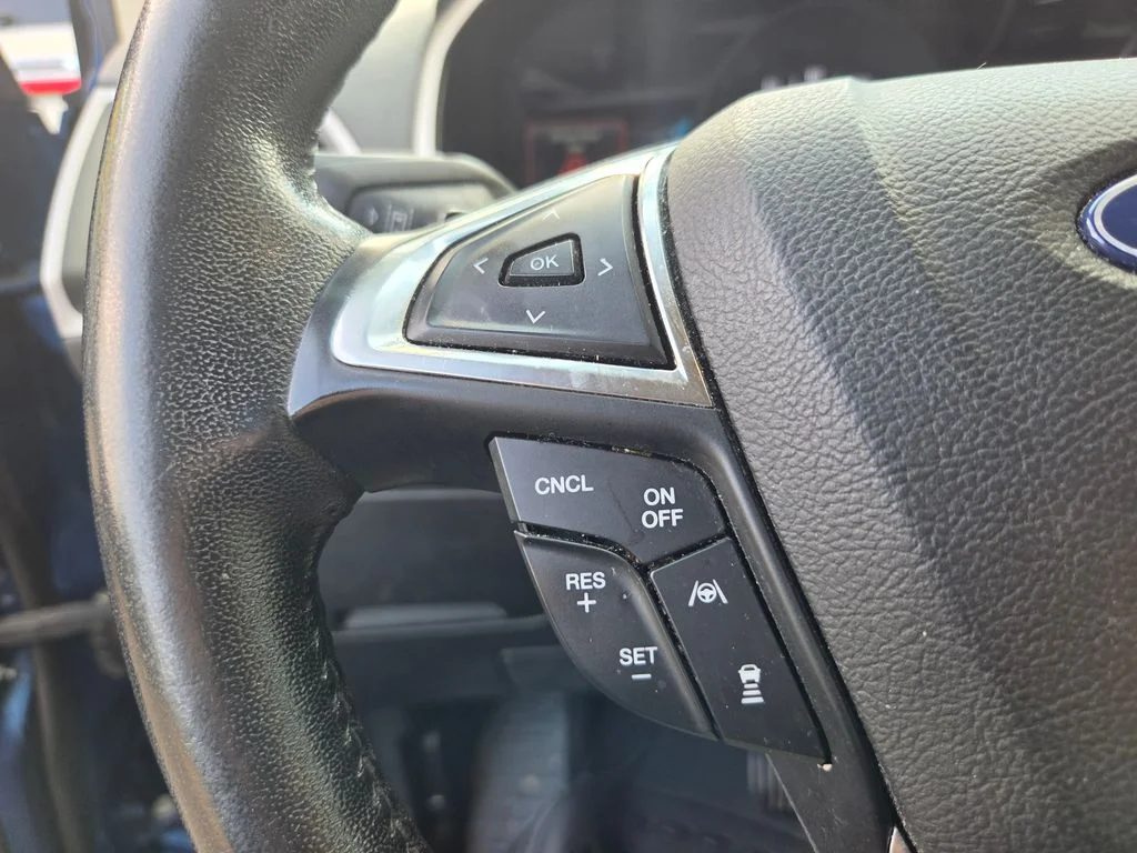 Used 2020 Blue Ford SEL image 14