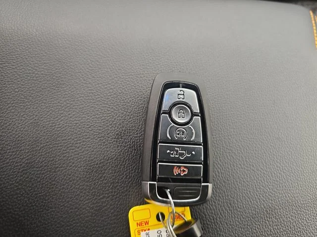 New 2026 Carbonized Gray Metallic Ford Tremor® image 34