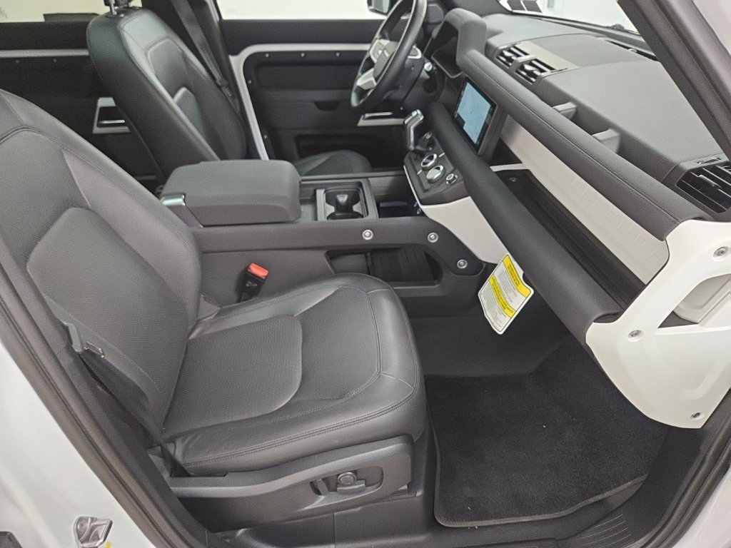 Certified Used 2023 Fuji White Land Rover S image 25