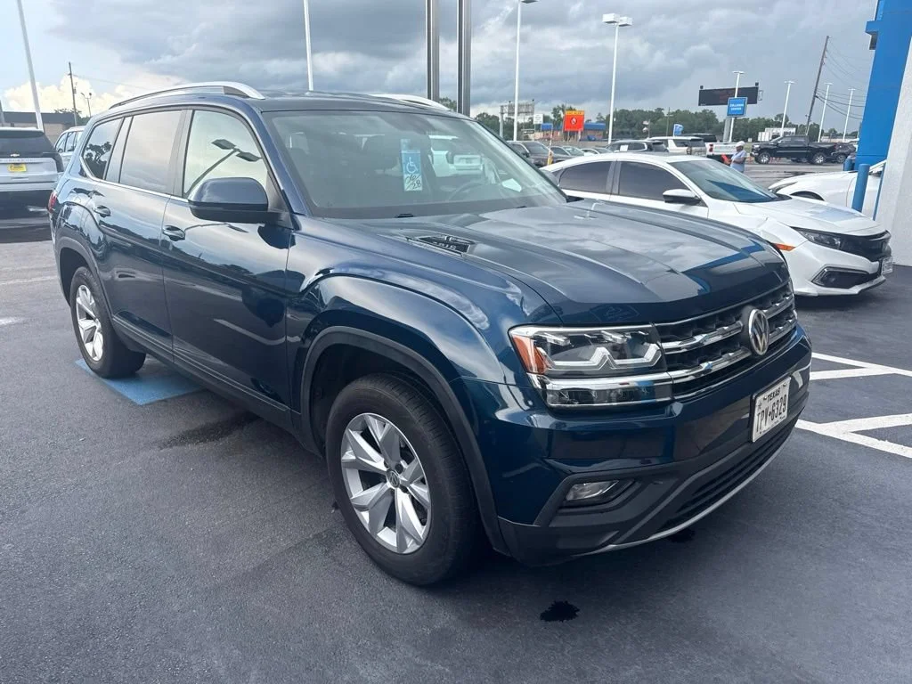 Used 2019 Blue Volkswagen 2.0T SE image 3