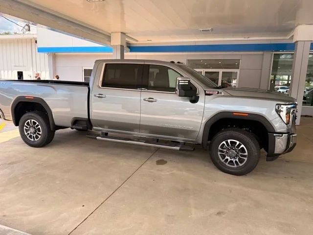 2026 GMC Sierra 3500HD SLT - Photo 9