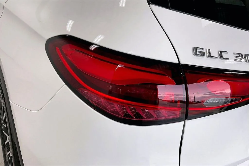 New 2026 Polar White Mercedes-Benz GLC 300 image 26