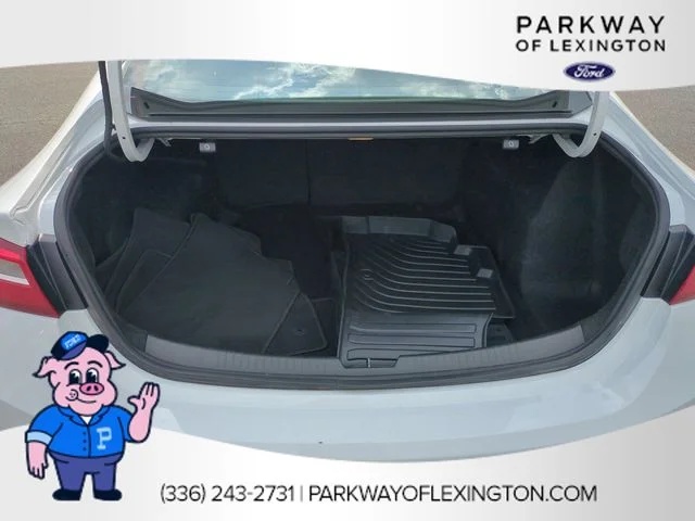 Used 2023 White Chevrolet LT image 30
