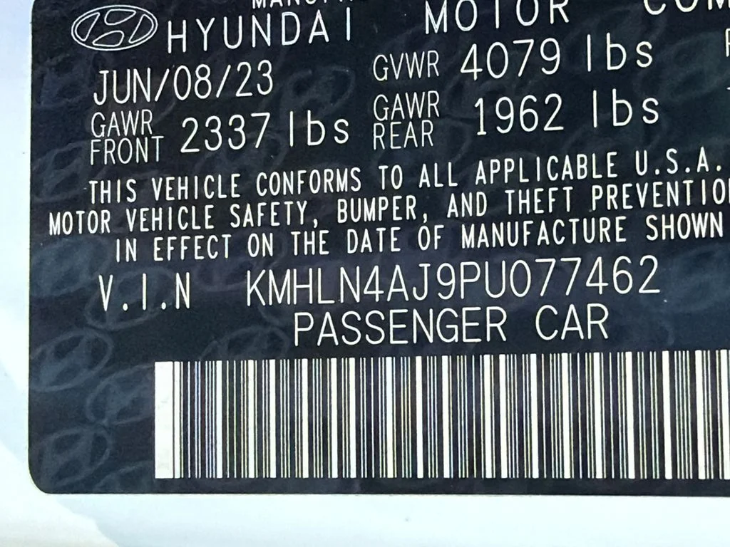 Used 2023 White Hyundai Limited image 33