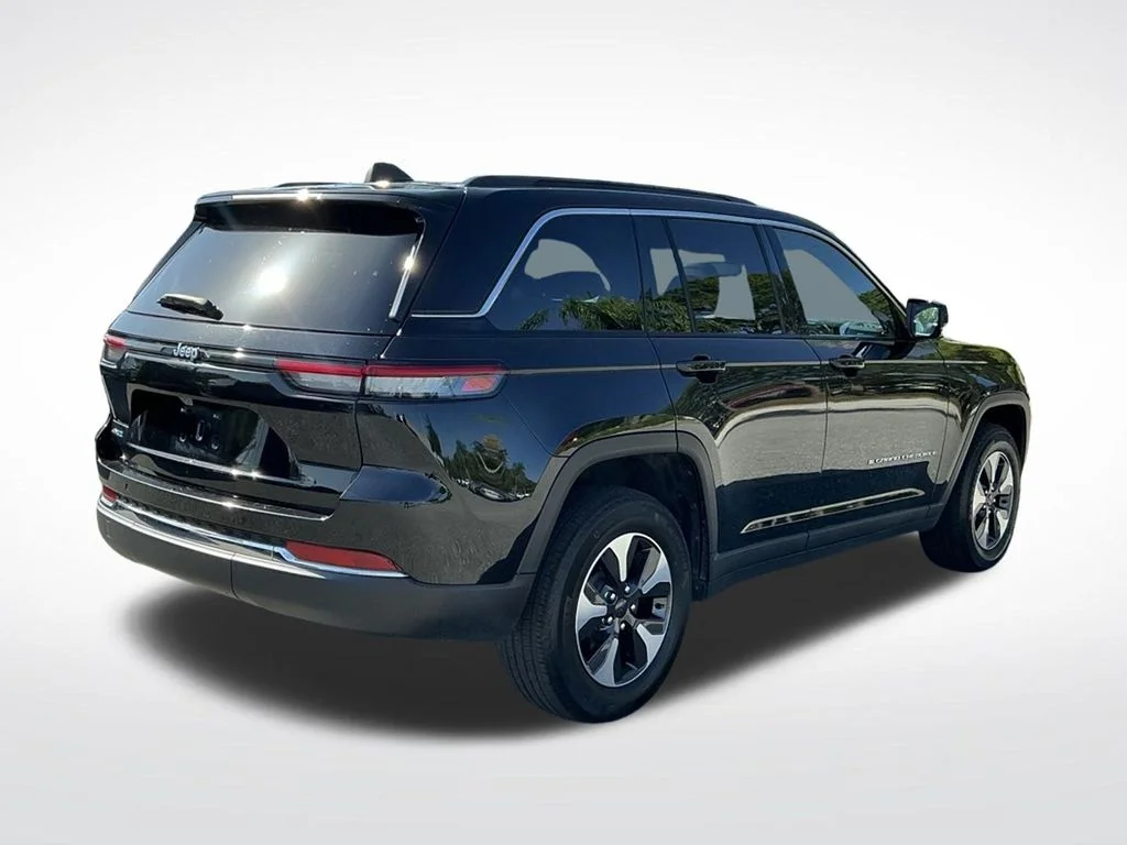Used 2024 Black Jeep 4xe image 16